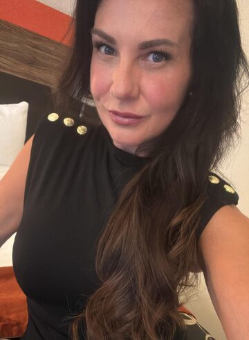 Outcall Only mature Zoe london escort