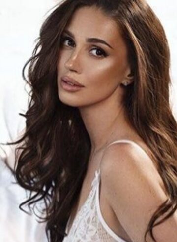 Marble Arch brunette Vesta london escort