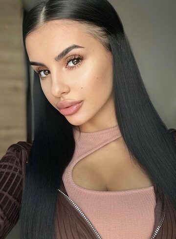 Knightsbridge brunette Venus Springs london escort