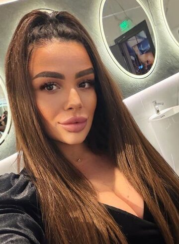 Baker Street petite Jessie Wren london escort