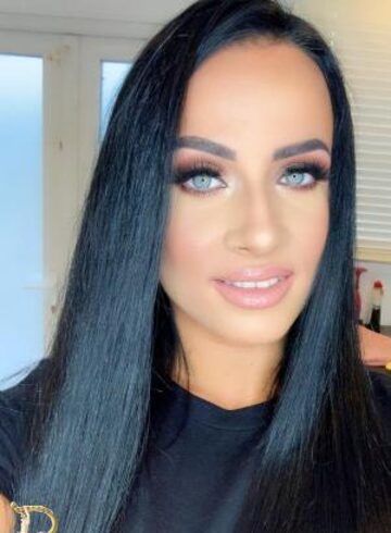 Central London brunette Zenaida london escort