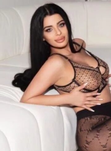 Bayswater brunette Salma london escort
