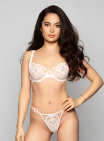Earls Court massage Summer london escort