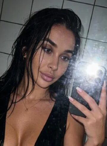 South Kensington party-girl Kaylie london escort