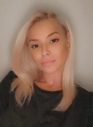 Earls Court 200-to-300 Ona london escort