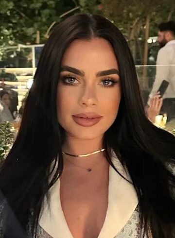 Notting Hill brunette Becky london escort