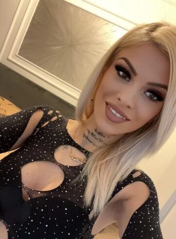 Marble Arch pvc-latex Selene london escort