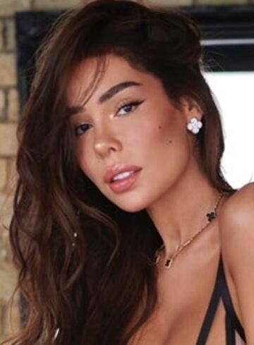 Kensington a-team Rossa london escort