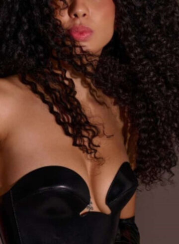 Central London 400-to-600 Cobra london escort