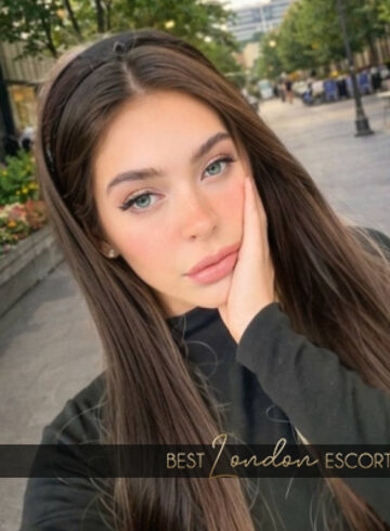Mayfair 400-to-600 Cuddles london escort