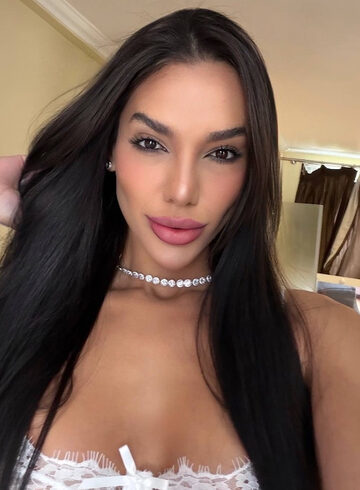 Kensington brunette Vega london escort
