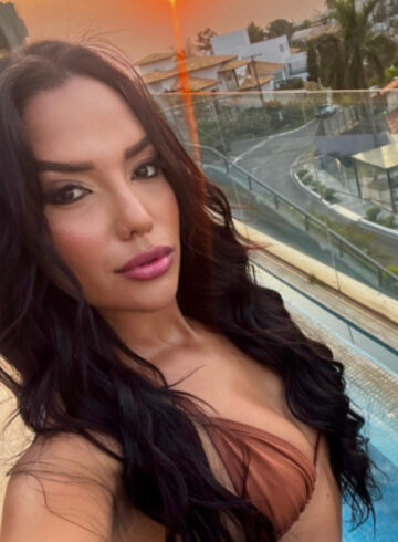 Earls Court brunette Vega london escort
