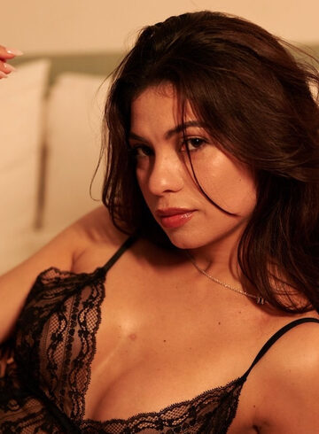 Kensington 300-to-400 Moratiwa london escort