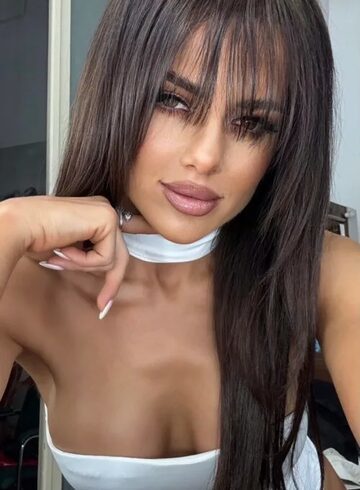 Earls Court brunette Hellen Escort london escort