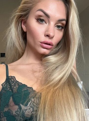 Marylebone blonde Bella Escort london escort