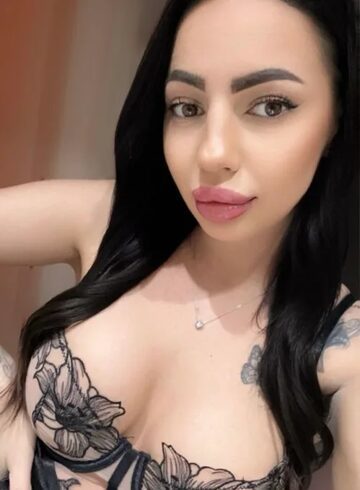 Earls Court brunette Francesca Escort london escort