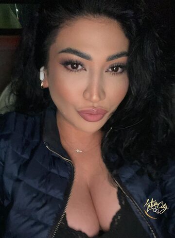 Marylebone brunette Sophia london escort