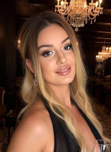 Mayfair massage Caprice london escort