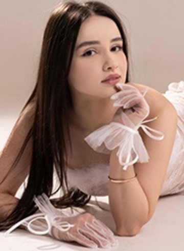 Central London petite Adallyn london escort