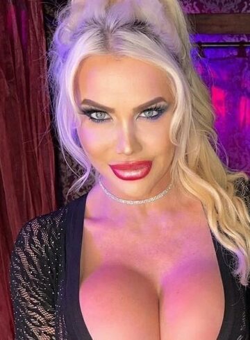 central london blonde Tori Cummings london escort