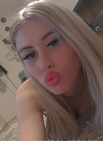 Paddington party-girl Nicola london escort