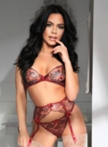 Notting Hill 200-to-300 Uma london escort