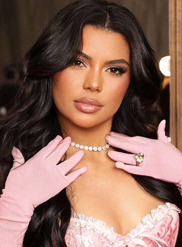 Canary Wharf petite Trufana london escort