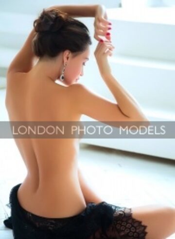 Mayfair brunette Valentina london escort