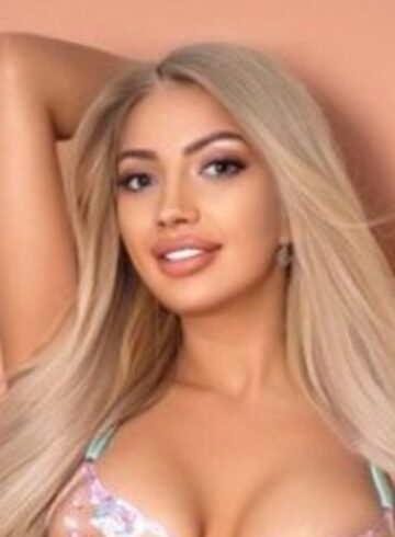 Outcall Only blonde Giulia london escort