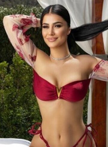 Outcall Only party-girl Aliya london escort