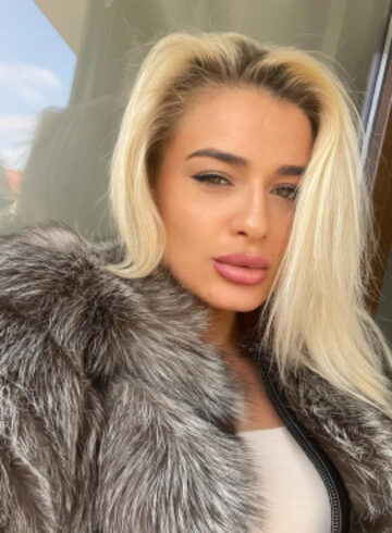 central london 200-to-300 Gya london escort
