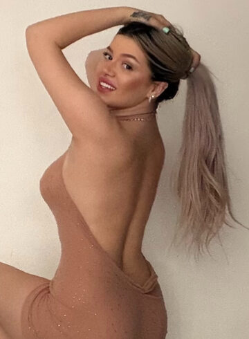 Marylebone petite Lacey london escort