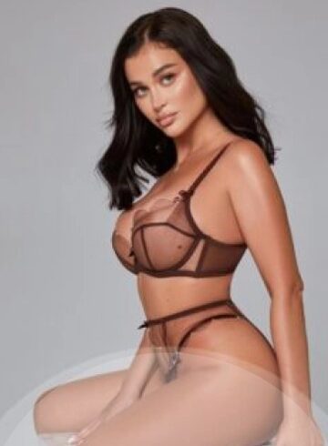 central london brunette Daria london escort