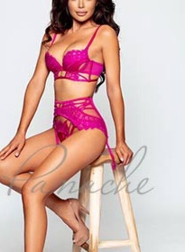 Chelsea brunette Bella london escort