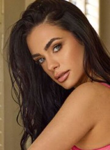 Notting Hill party-girl Bonnie london escort
