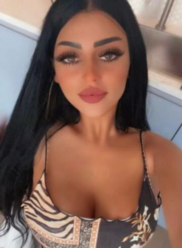 Earls Court brunette Fara london escort