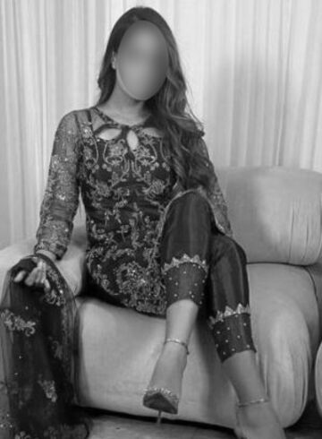 Chelsea 300-to-400 Sakina london escort