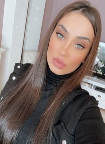 Marble Arch brunette Kim london escort