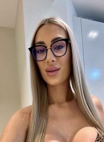 Marylebone pvc-latex Amarah london escort