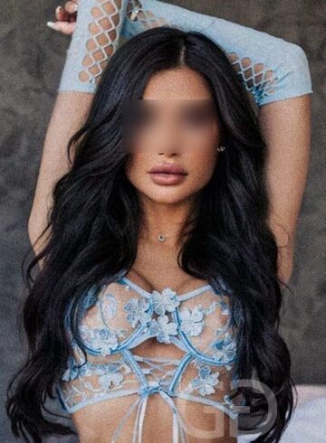 Earls Court brunette Zoe london escort
