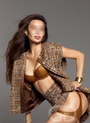Chelsea party-girl Alina london escort