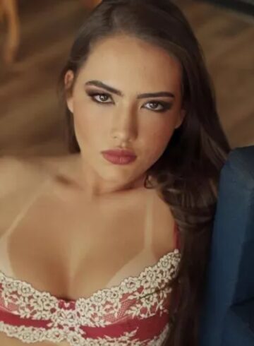 Kensington brunette Juturna london escort