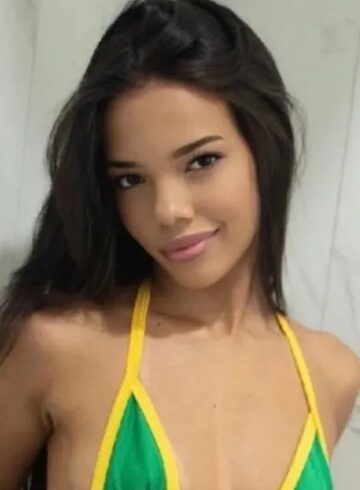 Marble Arch petite Lukarta london escort