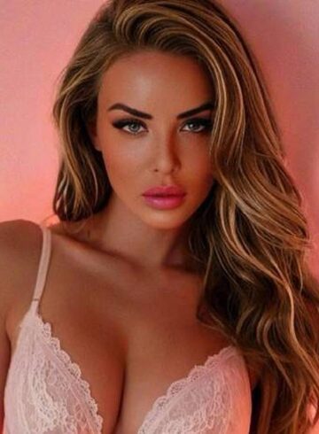 Central London brunette Elle london escort
