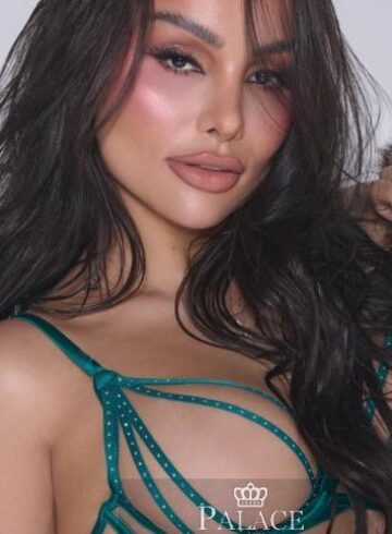 Kensington brunette Bella london escort
