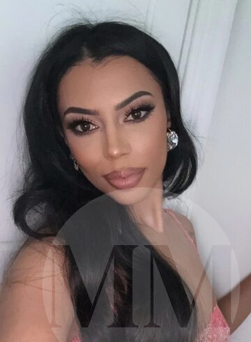 Central London petite Julia london escort
