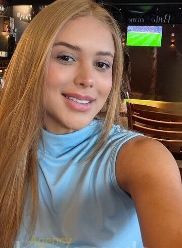 Earls Court blonde Reeve london escort
