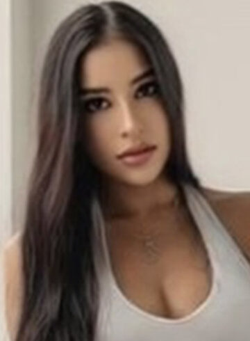 Earls Court petite Baldina london escort