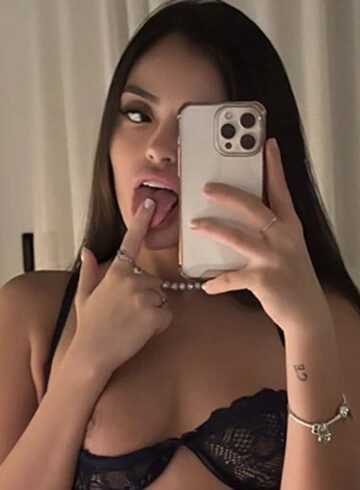 Marylebone brunette Dravynea london escort