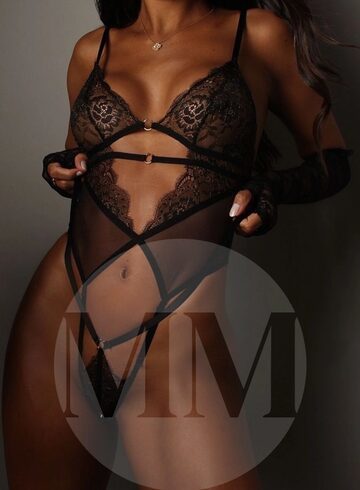 central london brunette Bia london escort
